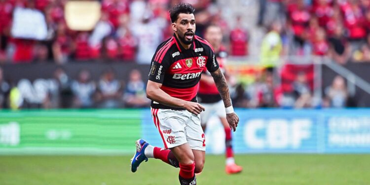 Paquetá durante estreia pelo Flamengo