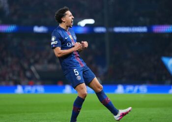 Marquinhos comemorando gol pelo PSG