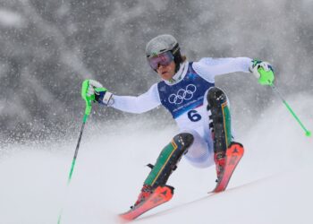 Lucas Braathen em ação na prova do Slalom