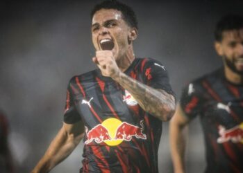 Gustavinho comemorando gol do RB Bragantino