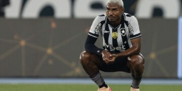 Cuiabano fica perto de fechar com o Vasco