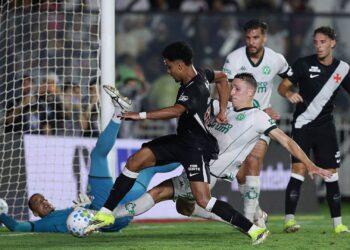 Lance do jogo entre Vasco e Chapecoense