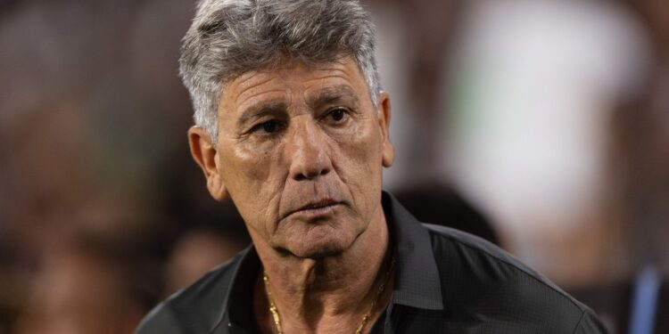 Renato Gaúcho e Vasco encaminham acerto após insistência da diretoria