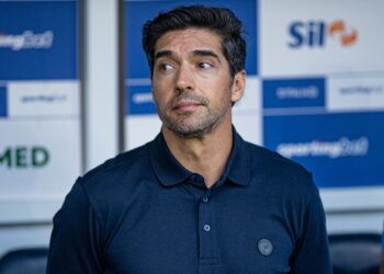 Abel Ferreira critica demissão de Filipe Luís antes da final do Paulista