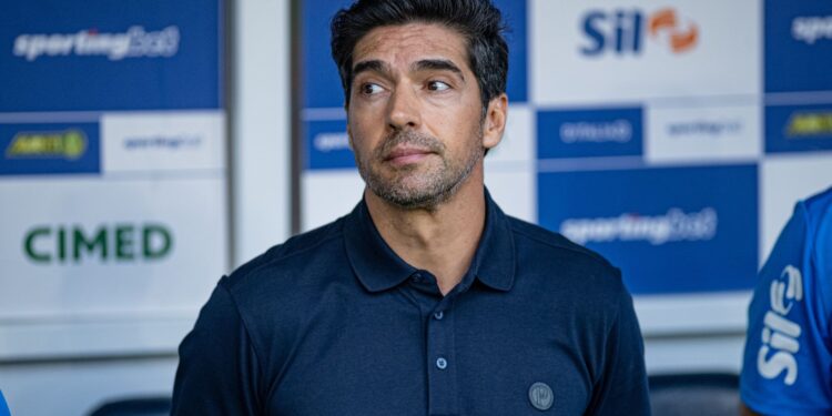 Abel Ferreira critica demissão de Filipe Luís antes da final do Paulista