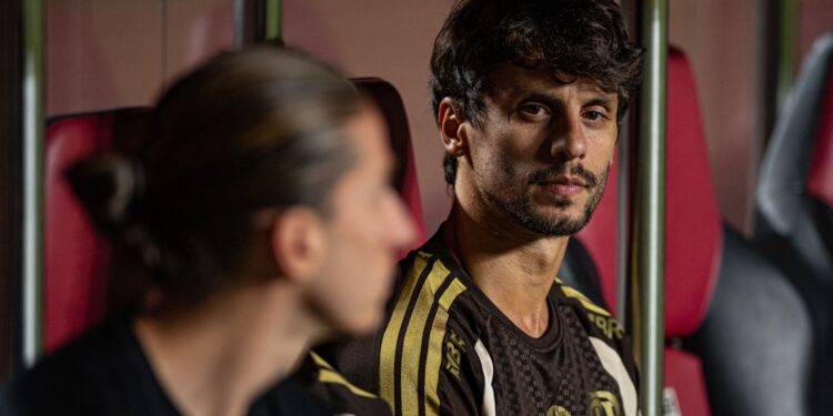 Rodrigo Caio deixa o cargo de auxiliar técnico do Flamengo nesta terça-feira