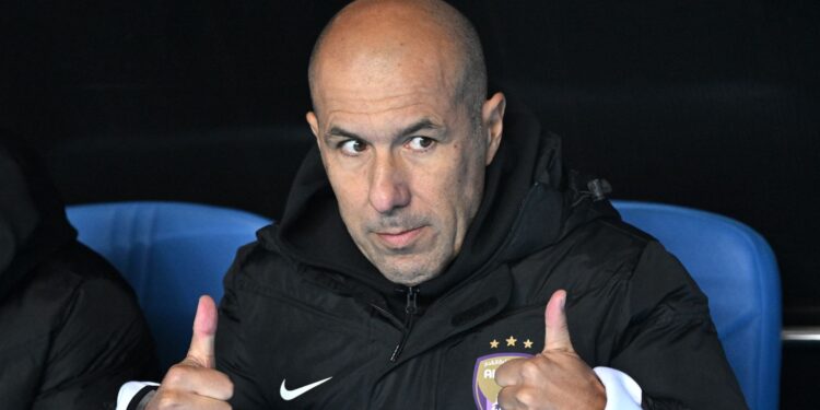 Leonardo Jardim desembarca no Rio em meio a polêmicas com jogadores nas redes sociais
