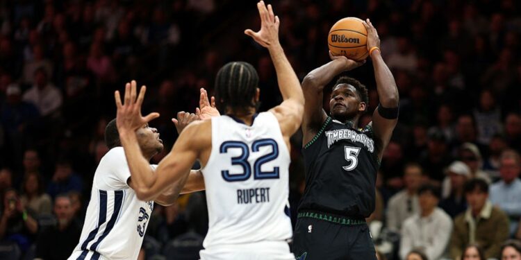 Anthony Edwards foi o cestinha da vitória dos Timberwolves sobre os Grizzlies