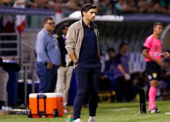 Abel Ferreira comentou sobre o desgaste físico e a postura tática da equipe em decisão