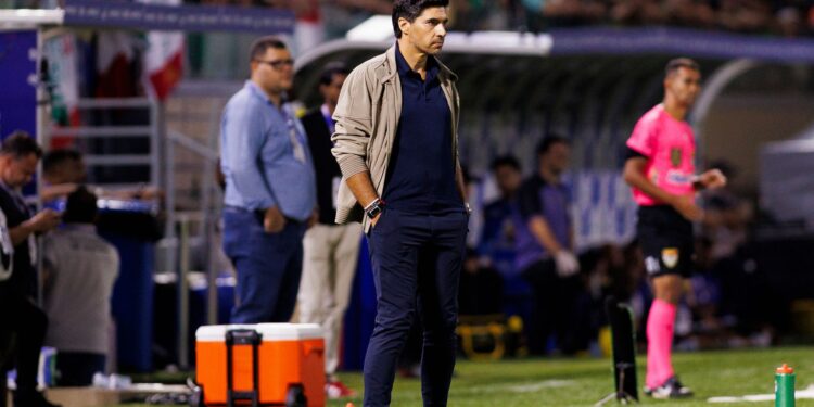 Abel Ferreira comentou sobre o desgaste físico e a postura tática da equipe em decisão
