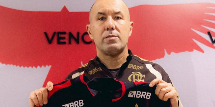 Leonardo Jardim assume o cargo no Flamengo sob críticas da torcida do Cruzeiro