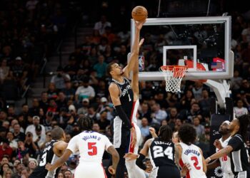 Wembanyama foi o destaque da vitória dos Spurs sobre os Pistons