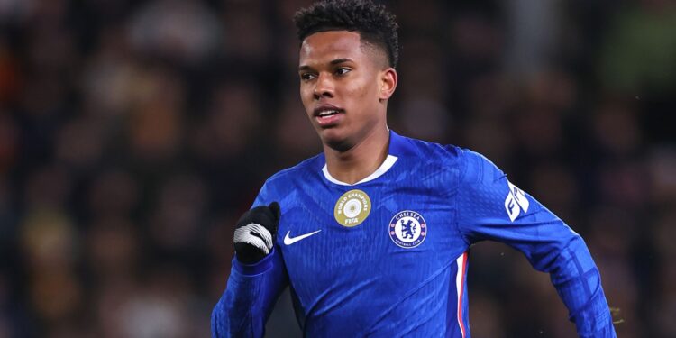 Estêvão realiza trabalhos de transição, mas segue como desfalque no Chelsea para preservar a coxa