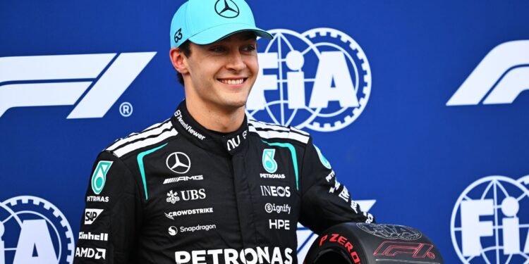 Russell comanda a festa da Mercedes na Austrália e garante a primeira posição de honra de 2026