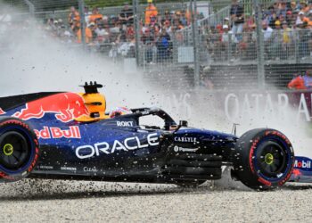 Verstappen explica o travamento de rodas que o levou direto para o muro na classificação em Melbourne