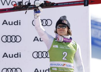 Lucas Pinheiro conquista o bronze no slalom e mantém vivo o sonho do título mundial na Eslovênia