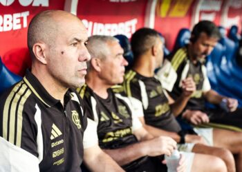 Leonardo Jardim conquistou seu primeiro título com quatro dias no comando do Flamengo