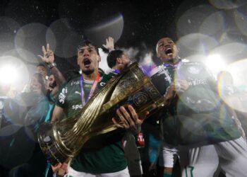 Gustavo Gómez levantou seu 13º título pelo Palmeiras