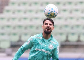 Artilheiro do Palmeiras, Flaco López elogiou o novo gramado do Allianz Parque