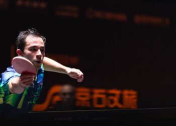 Hugo Calderano foi eliminado nas quartas de final do WTT Champions de Chongqing