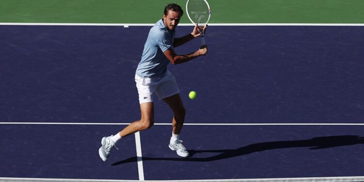 Medvedev supera Alcaraz e garante vaga na final de Indian Wells
