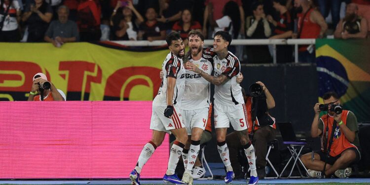 Léo Pereira marcou o segundo gol do Flamengo na vitória sobre o Botafogo