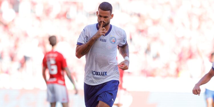 Willian José marcou o gol do triunfo do Bahia sobre o Internacional
