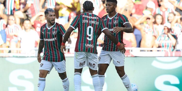 Hércules marcou o primeiro gol do Fluminense sobre o Athletico-PR