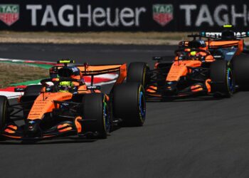 A McLaren enfrentou problemas nos carros de Lando Norris e Oscar Piastro no GP da China