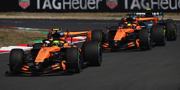 A McLaren enfrentou problemas nos carros de Lando Norris e Oscar Piastro no GP da China