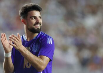 Flaco López foi convocado por Lionel Scaloni para defender a seleção da Argentina