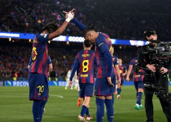 Raphinha e Lamine Yamal comandaram a vitória do Barcelona sobre o Newcastle
