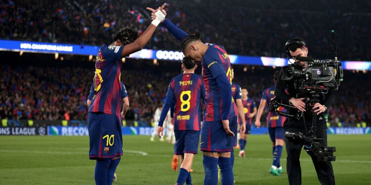 Raphinha e Lamine Yamal comandaram a vitória do Barcelona sobre o Newcastle
