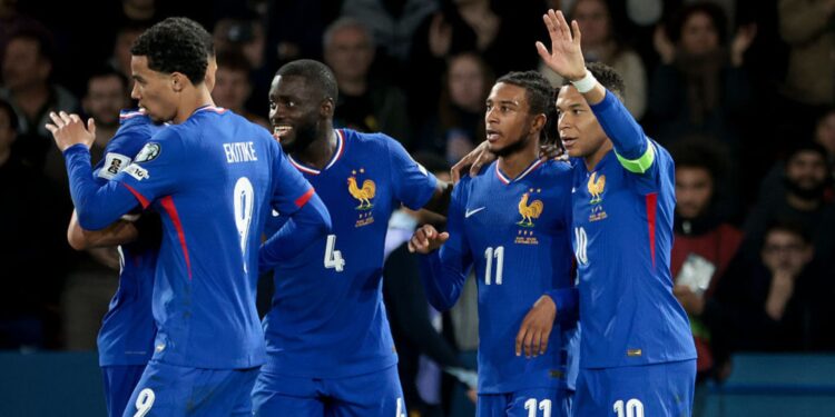 Mbappé foi convocado para os dois amistosos da França em março