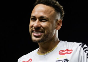 Neymar projeta grandes jogos e elogia torcida argentina em postagem oficial