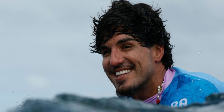 Gabriel Medina embarca para a Austrália focado na estreia em Bells Beach após um ano de ausência