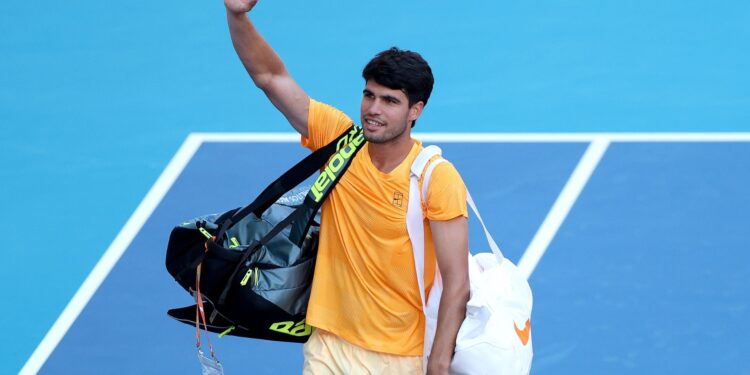 Alcaraz lamenta chances perdidas em duelo equilibrado contra Sebastian Korda no Miami Open