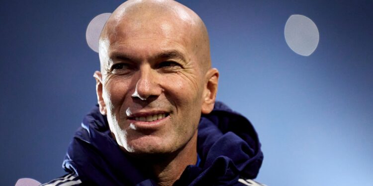 Zidane deve assumir o comando da seleção francesa após a Copa do Mundo de 2026