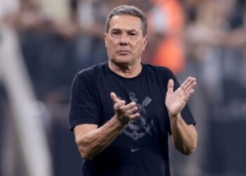 Vanderlei Luxemburgo gravou vídeo tranquilizando fãs após deixar a UTI em Palmas