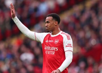 Gabriel Magalhães sofreu uma lesão durante a final da Copa da Liga Inglesa e vai desfalcar a Seleção Brasileira