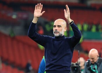 Pep Guardiola comemorou o título do Manchester City sobre o Arsenal