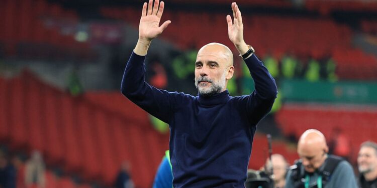 Pep Guardiola comemorou o título do Manchester City sobre o Arsenal