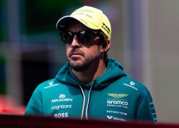Jak Crawford assume o lugar de Fernando Alonso no primeiro treino livre em Suzuka
