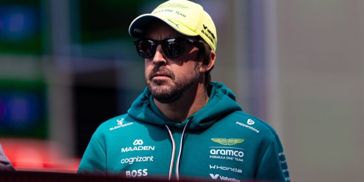 Jak Crawford assume o lugar de Fernando Alonso no primeiro treino livre em Suzuka