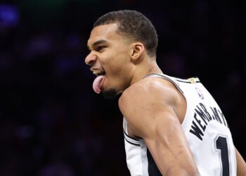 Victor Wembanyama é o destaque dos Spurs na temporada e mira o prêmio de MVP