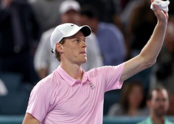 Jannik Sinner celebra marca histórica de 26 sets invictos após vitória no Miami Open