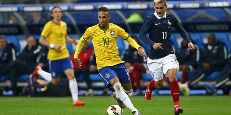 Neymar marcou um dos gols do Brasil na última vitória sobre a França