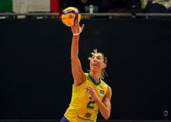 Carol Gattaz conquistou a medalha de prata com a Seleção Brasileira nos Jogos Olímpicos de Tóquio