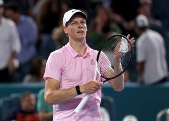 Sinner supera marca de Djokovic e avança em busca do título em Miami
