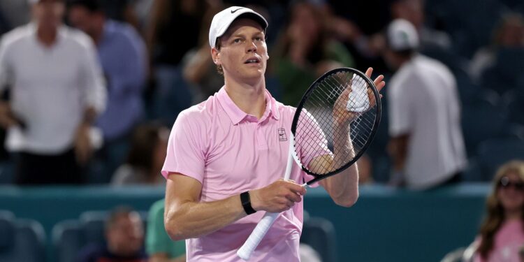 Sinner supera marca de Djokovic e avança em busca do título em Miami